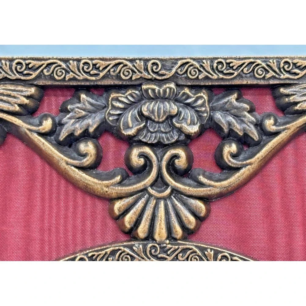 Vintage Ornate Gold Filigree Photo Frame Red‎ Moiré Oval 6.5x4.5 Opening Korea